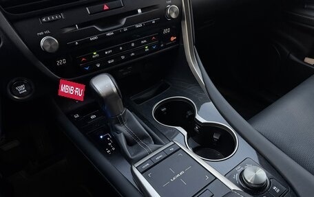 Lexus RX IV рестайлинг, 2019 год, 6 000 000 рублей, 23 фотография
