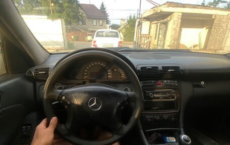 Mercedes-Benz C-Класс, 2004 год, 230 000 рублей, 3 фотография