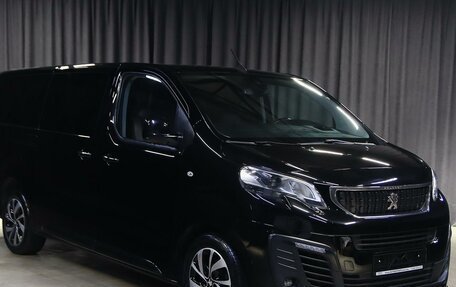 Peugeot Traveller I, 2018 год, 2 499 000 рублей, 3 фотография
