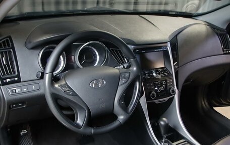 Hyundai Sonata VI, 2011 год, 999 000 рублей, 9 фотография