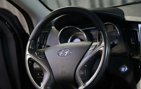 Hyundai Sonata VI, 2011 год, 999 000 рублей, 10 фотография