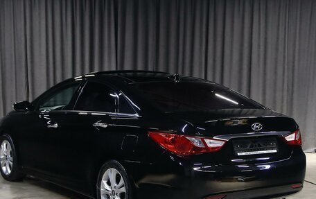 Hyundai Sonata VI, 2011 год, 999 000 рублей, 4 фотография