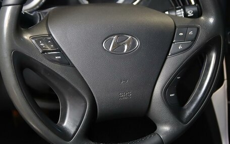 Hyundai Sonata VI, 2011 год, 999 000 рублей, 12 фотография