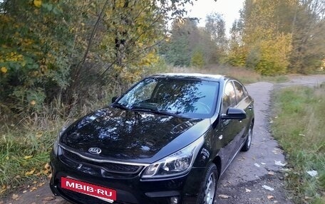 KIA Rio IV, 2018 год, 1 250 000 рублей, 2 фотография