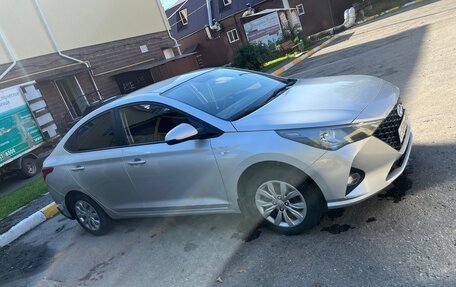 Hyundai Solaris II рестайлинг, 2021 год, 1 490 000 рублей, 2 фотография