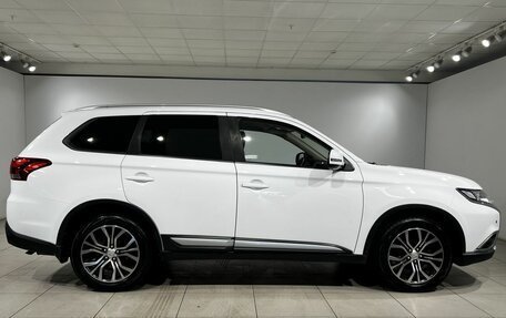 Mitsubishi Outlander III рестайлинг 3, 2018 год, 1 789 000 рублей, 8 фотография