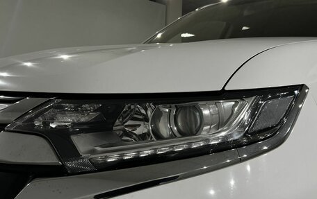 Mitsubishi Outlander III рестайлинг 3, 2018 год, 1 789 000 рублей, 9 фотография