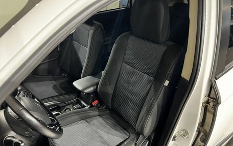 Mitsubishi Outlander III рестайлинг 3, 2018 год, 1 789 000 рублей, 12 фотография