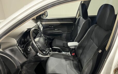 Mitsubishi Outlander III рестайлинг 3, 2018 год, 1 789 000 рублей, 14 фотография
