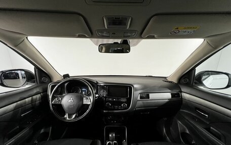 Mitsubishi Outlander III рестайлинг 3, 2018 год, 1 789 000 рублей, 17 фотография