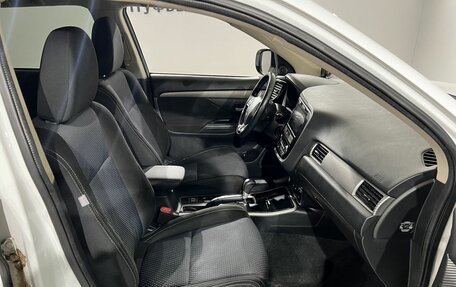 Mitsubishi Outlander III рестайлинг 3, 2018 год, 1 789 000 рублей, 16 фотография