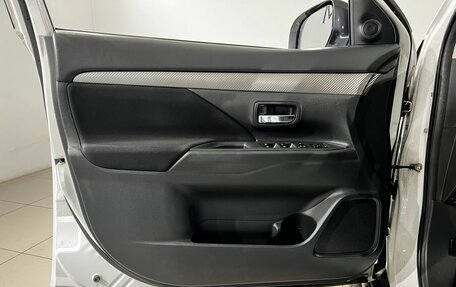 Mitsubishi Outlander III рестайлинг 3, 2018 год, 1 789 000 рублей, 18 фотография