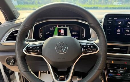 Volkswagen T-Roc I, 2024 год, 2 010 000 рублей, 14 фотография