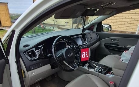 KIA Carnival III, 2017 год, 2 850 000 рублей, 9 фотография