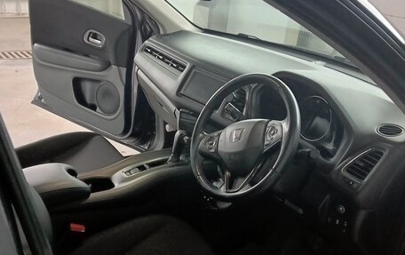 Honda Vezel, 2017 год, 1 660 000 рублей, 10 фотография