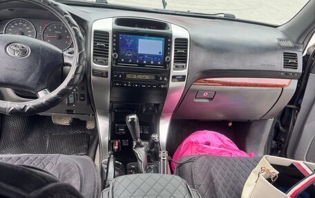 Toyota Land Cruiser Prado 120 рестайлинг, 2006 год, 2 100 000 рублей, 8 фотография