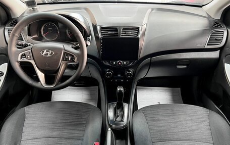 Hyundai Solaris II рестайлинг, 2015 год, 890 000 рублей, 10 фотография