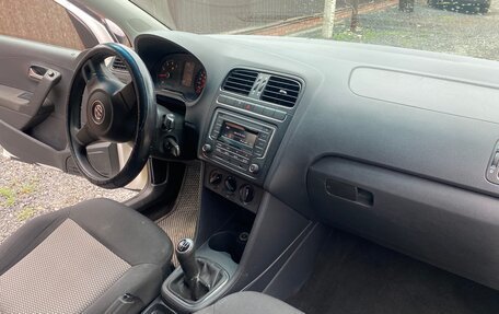 Volkswagen Polo VI (EU Market), 2011 год, 395 000 рублей, 13 фотография