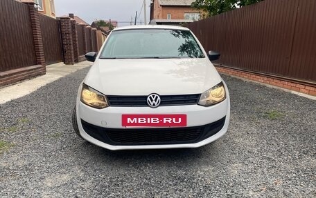 Volkswagen Polo VI (EU Market), 2011 год, 395 000 рублей, 2 фотография