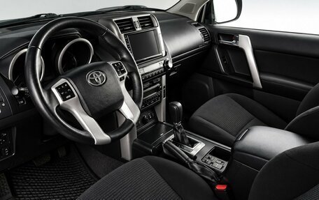 Toyota Land Cruiser Prado 150 рестайлинг 2, 2011 год, 2 629 000 рублей, 11 фотография