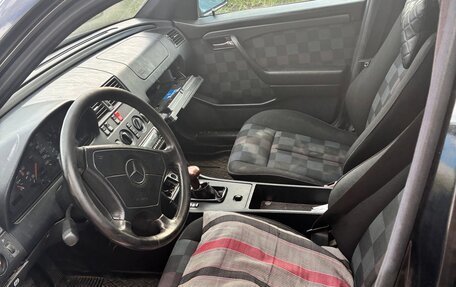 Mercedes-Benz C-Класс, 1995 год, 110 000 рублей, 9 фотография