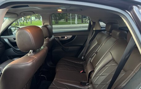 Infiniti QX70, 2013 год, 1 800 000 рублей, 9 фотография