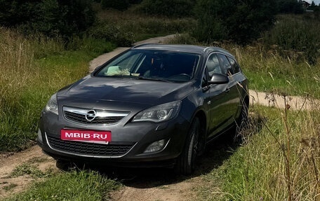 Opel Astra J, 2011 год, 650 000 рублей, 1 фотография