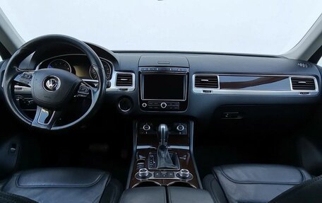 Volkswagen Touareg III, 2015 год, 2 439 000 рублей, 9 фотография