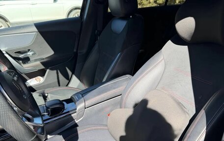 Mercedes-Benz A-Класс, 2018 год, 2 700 000 рублей, 15 фотография