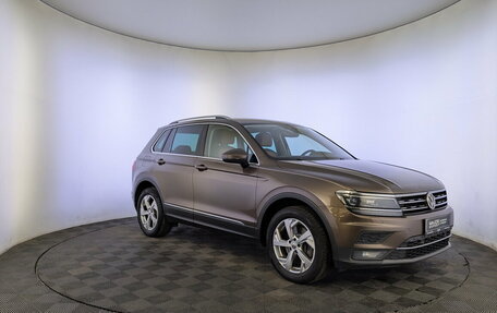 Volkswagen Tiguan II, 2019 год, 2 750 000 рублей, 3 фотография