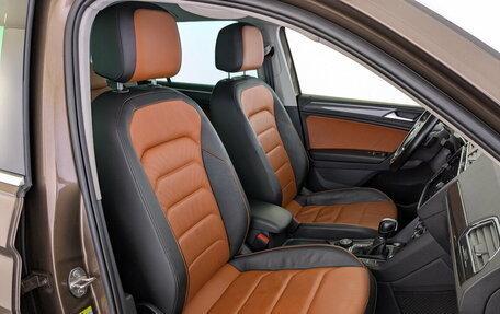Volkswagen Tiguan II, 2019 год, 2 750 000 рублей, 24 фотография