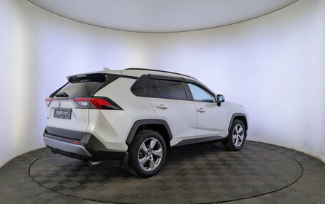 Toyota RAV4, 2021 год, 3 210 000 рублей, 5 фотография