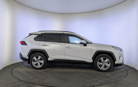 Toyota RAV4, 2021 год, 3 210 000 рублей, 4 фотография