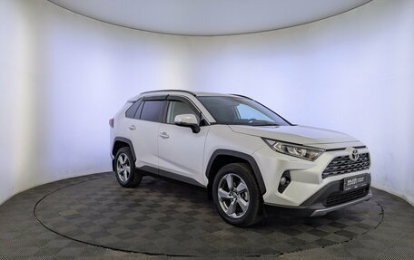 Toyota RAV4, 2021 год, 3 210 000 рублей, 3 фотография