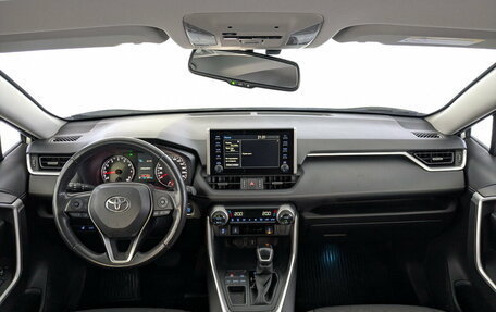Toyota RAV4, 2021 год, 3 210 000 рублей, 14 фотография