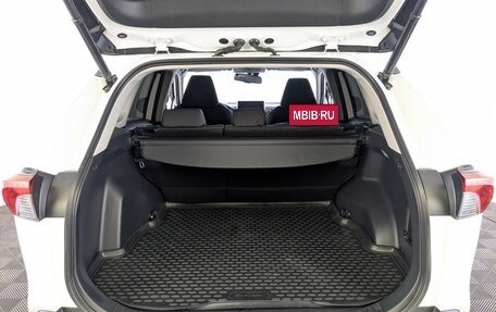 Toyota RAV4, 2021 год, 3 210 000 рублей, 10 фотография