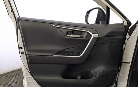 Toyota RAV4, 2021 год, 3 210 000 рублей, 19 фотография