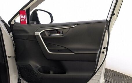 Toyota RAV4, 2021 год, 3 210 000 рублей, 24 фотография