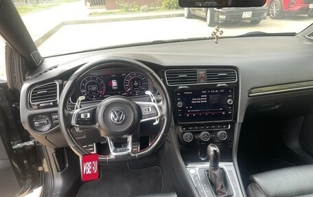 Volkswagen Golf GTI VII, 2017 год, 2 500 000 рублей, 10 фотография