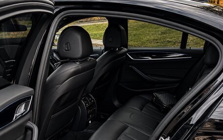 BMW 5 серия, 2019 год, 2 450 000 рублей, 3 фотография