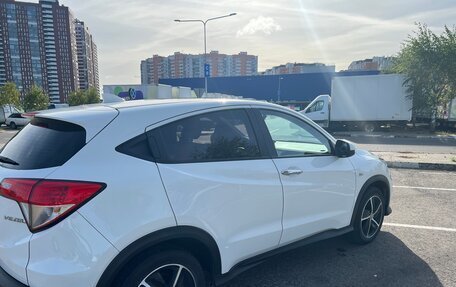 Honda Vezel, 2021 год, 2 150 000 рублей, 8 фотография