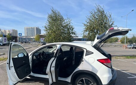 Honda Vezel, 2021 год, 2 150 000 рублей, 5 фотография