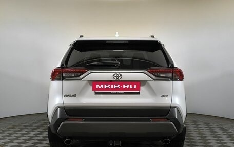 Toyota RAV4, 2021 год, 3 650 000 рублей, 5 фотография