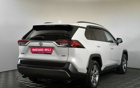 Toyota RAV4, 2021 год, 3 650 000 рублей, 4 фотография