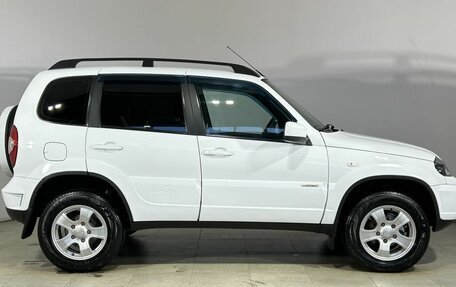 Chevrolet Niva I рестайлинг, 2017 год, 895 000 рублей, 5 фотография