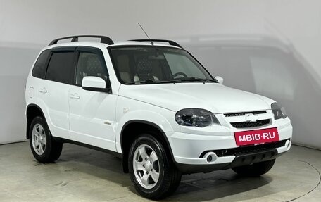 Chevrolet Niva I рестайлинг, 2017 год, 895 000 рублей, 4 фотография
