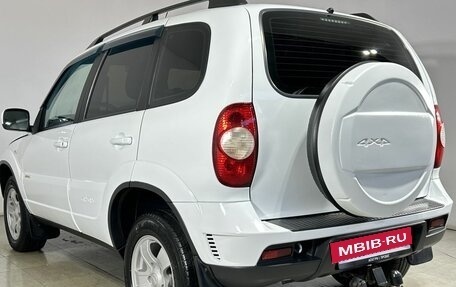 Chevrolet Niva I рестайлинг, 2017 год, 895 000 рублей, 6 фотография