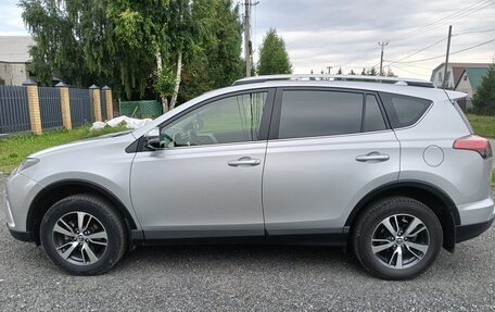 Toyota RAV4, 2016 год, 1 870 000 рублей, 2 фотография