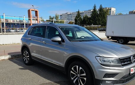 Volkswagen Tiguan II, 2019 год, 1 980 000 рублей, 2 фотография