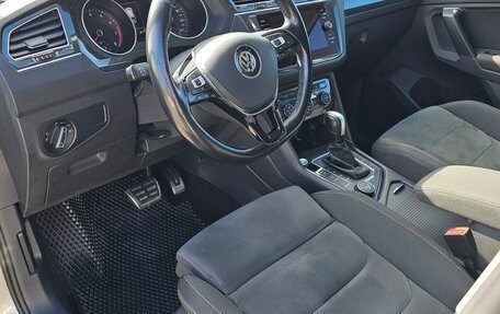 Volkswagen Tiguan II, 2019 год, 1 980 000 рублей, 8 фотография